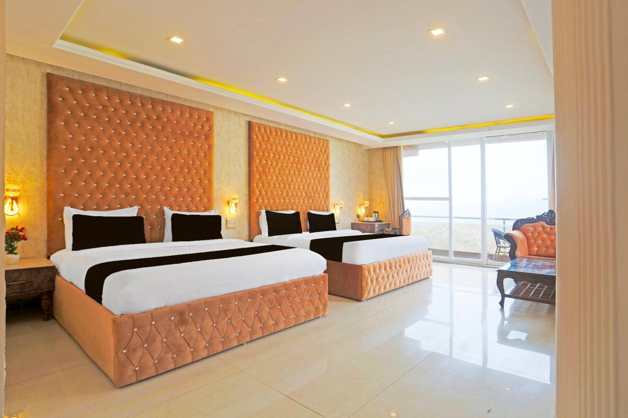 Super Townhouse Oak Dharamshala Near Maximus Mall Esterno foto