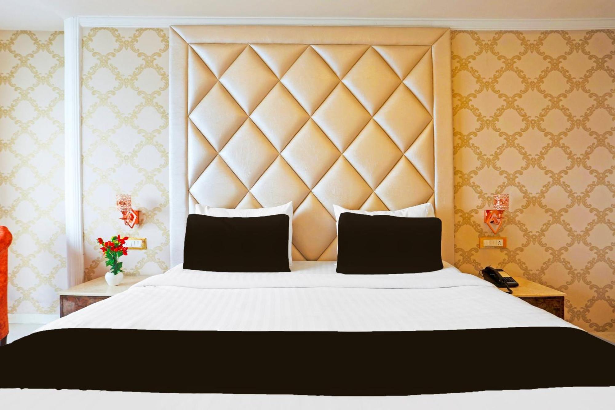Super Townhouse Oak Dharamshala Near Maximus Mall Esterno foto