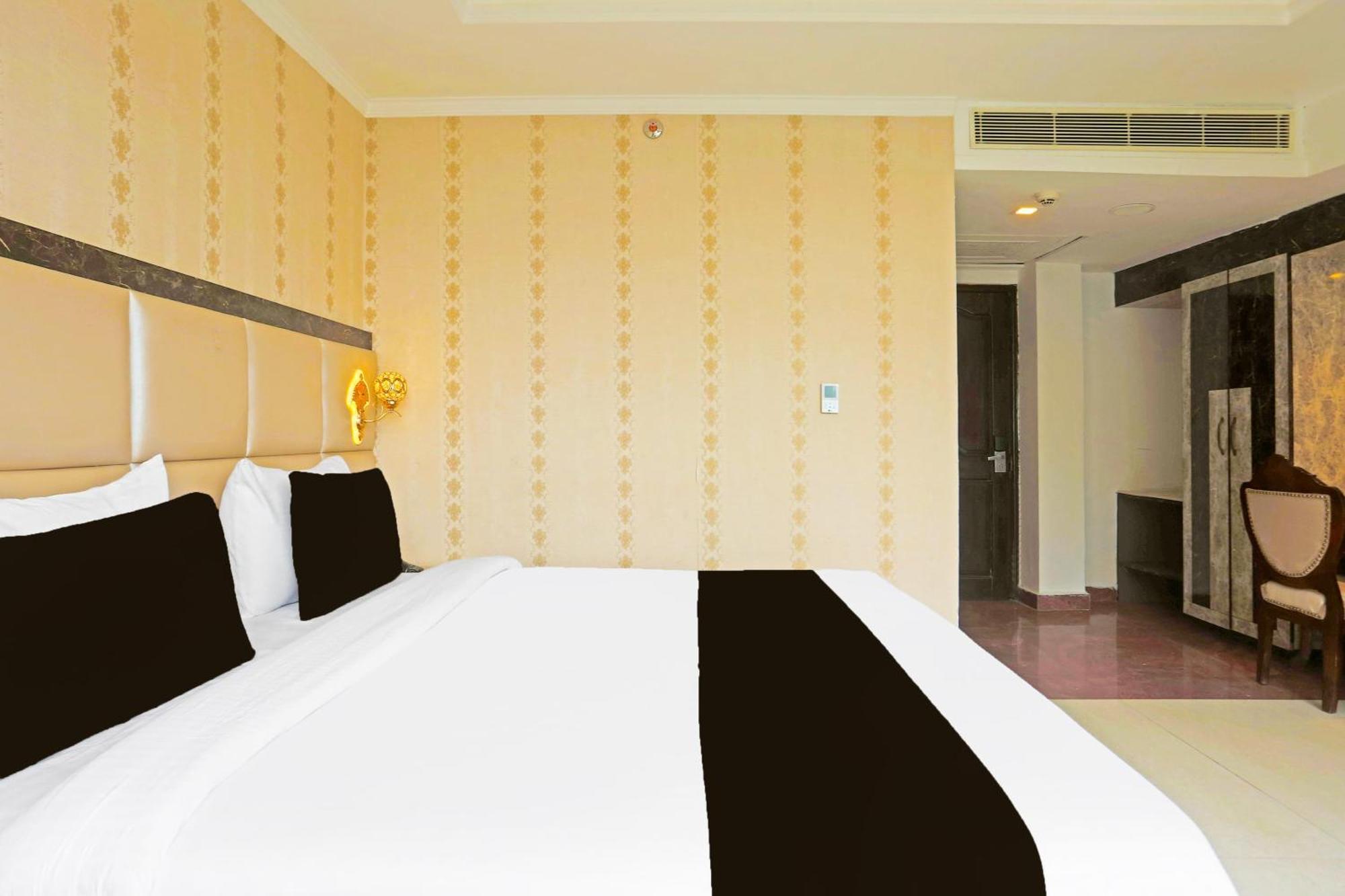 Super Townhouse Oak Dharamshala Near Maximus Mall Esterno foto