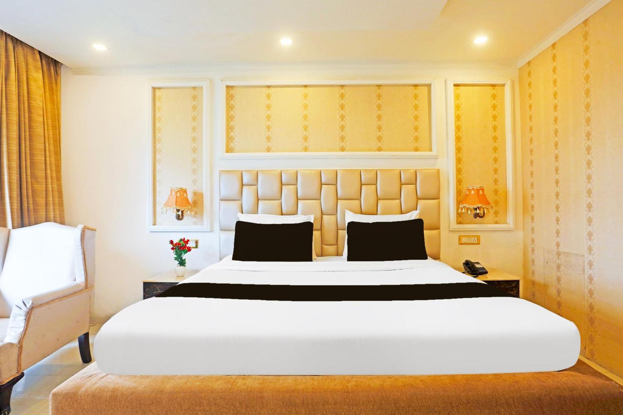 Super Townhouse Oak Dharamshala Near Maximus Mall Esterno foto