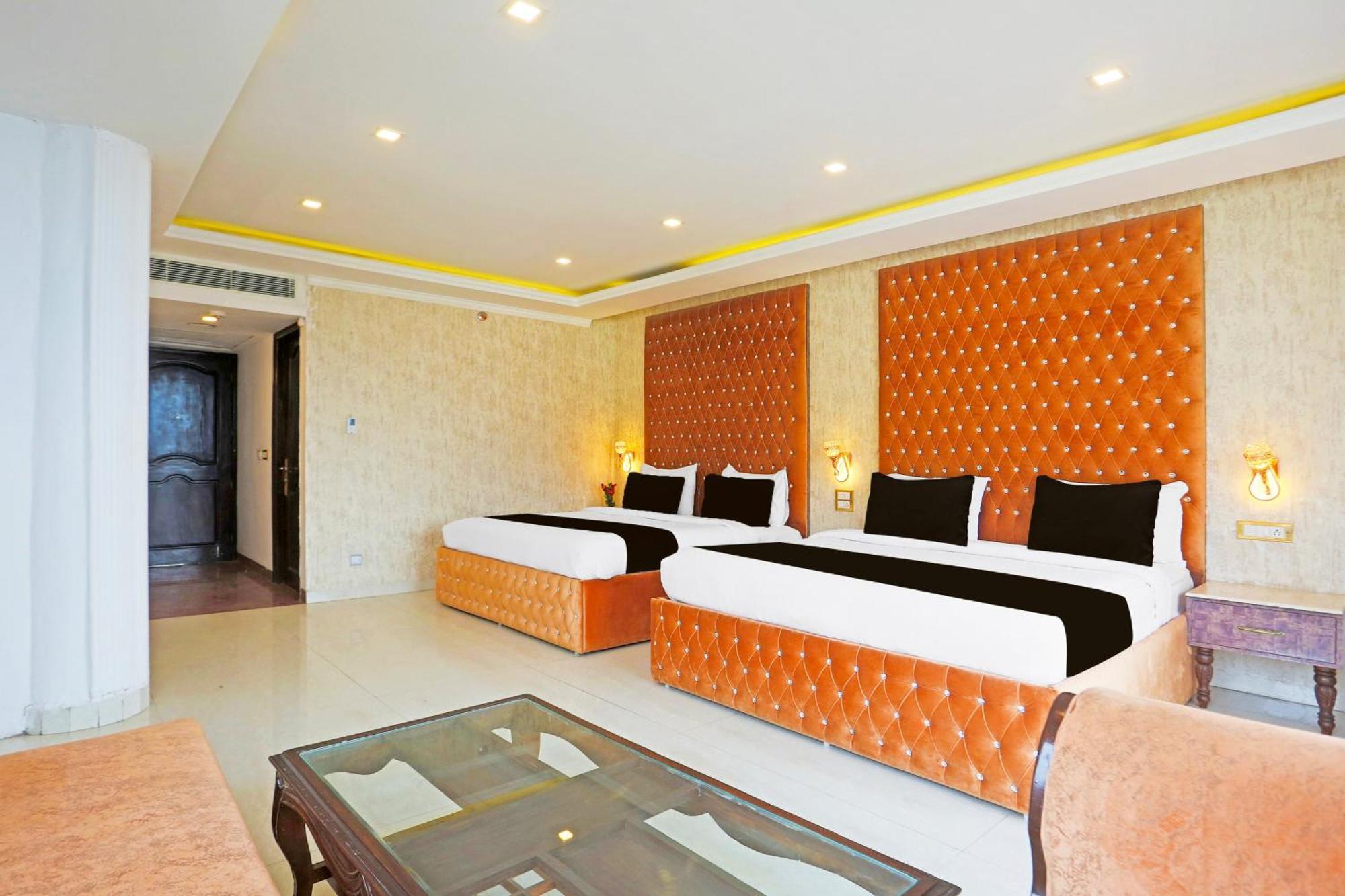 Super Townhouse Oak Dharamshala Near Maximus Mall Esterno foto